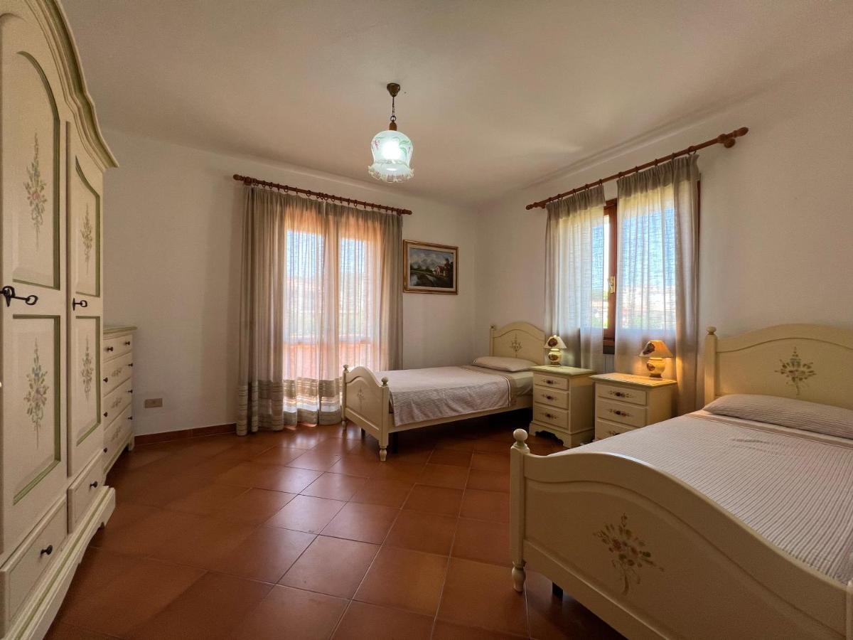 Spacious Apartment By The Sea Cannigione Exterior photo